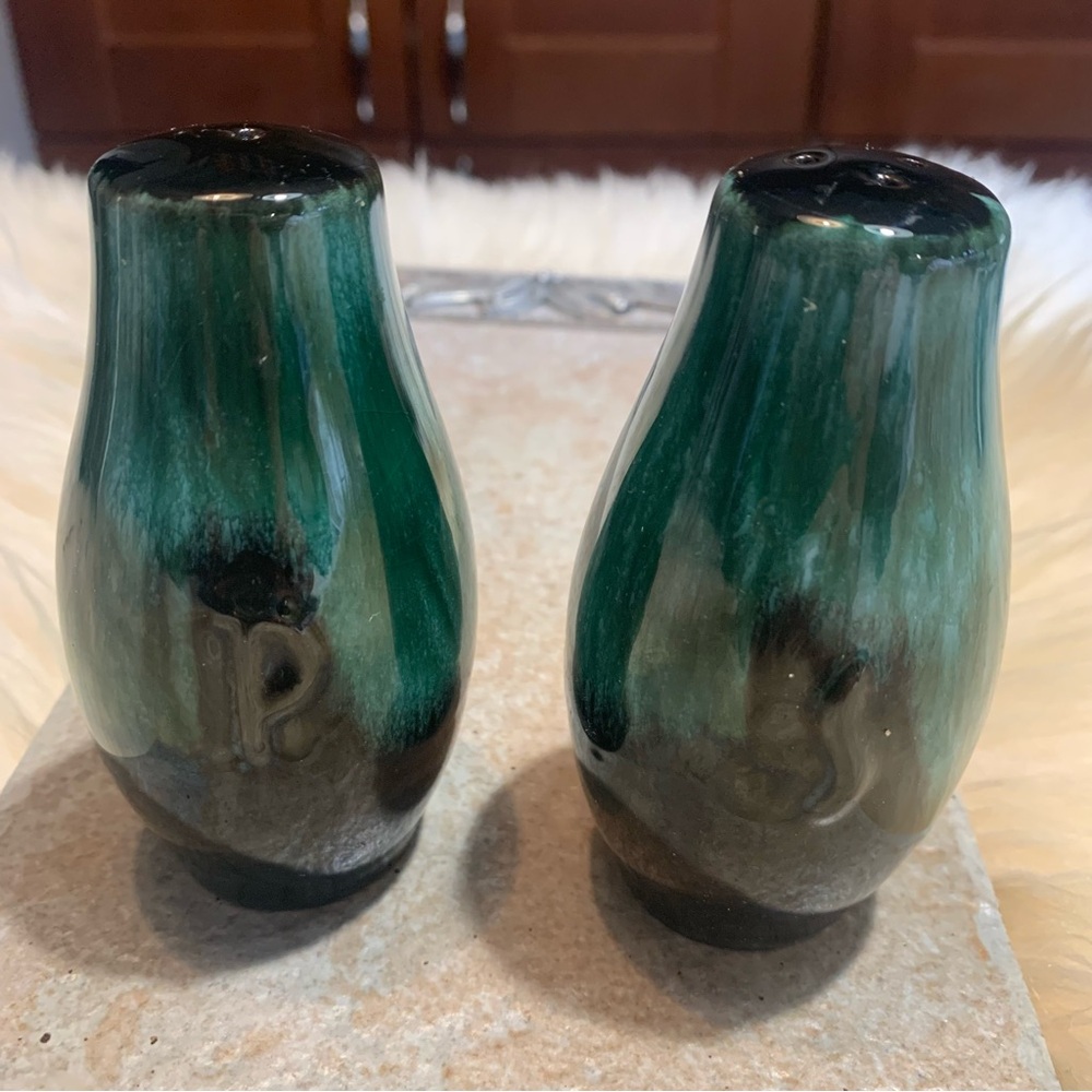 SALE!! Blue Mountain pottery salt and pepper shaker BMP